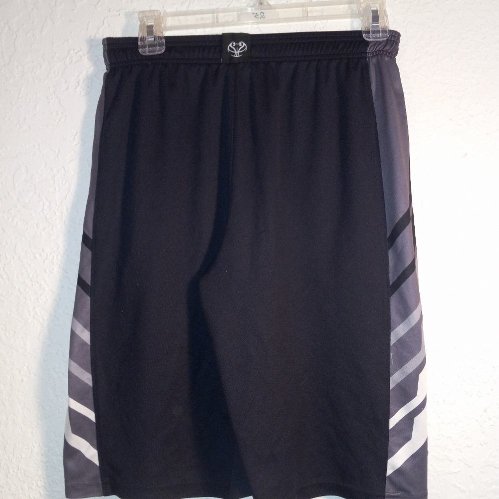 Under Armour Youth Large Loose Fit Shorts - Picture 3 of 5